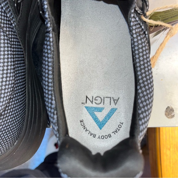 NWT ALIGN slip on sneakers from QVC women’s size 10 wide - Picture 7 of 13